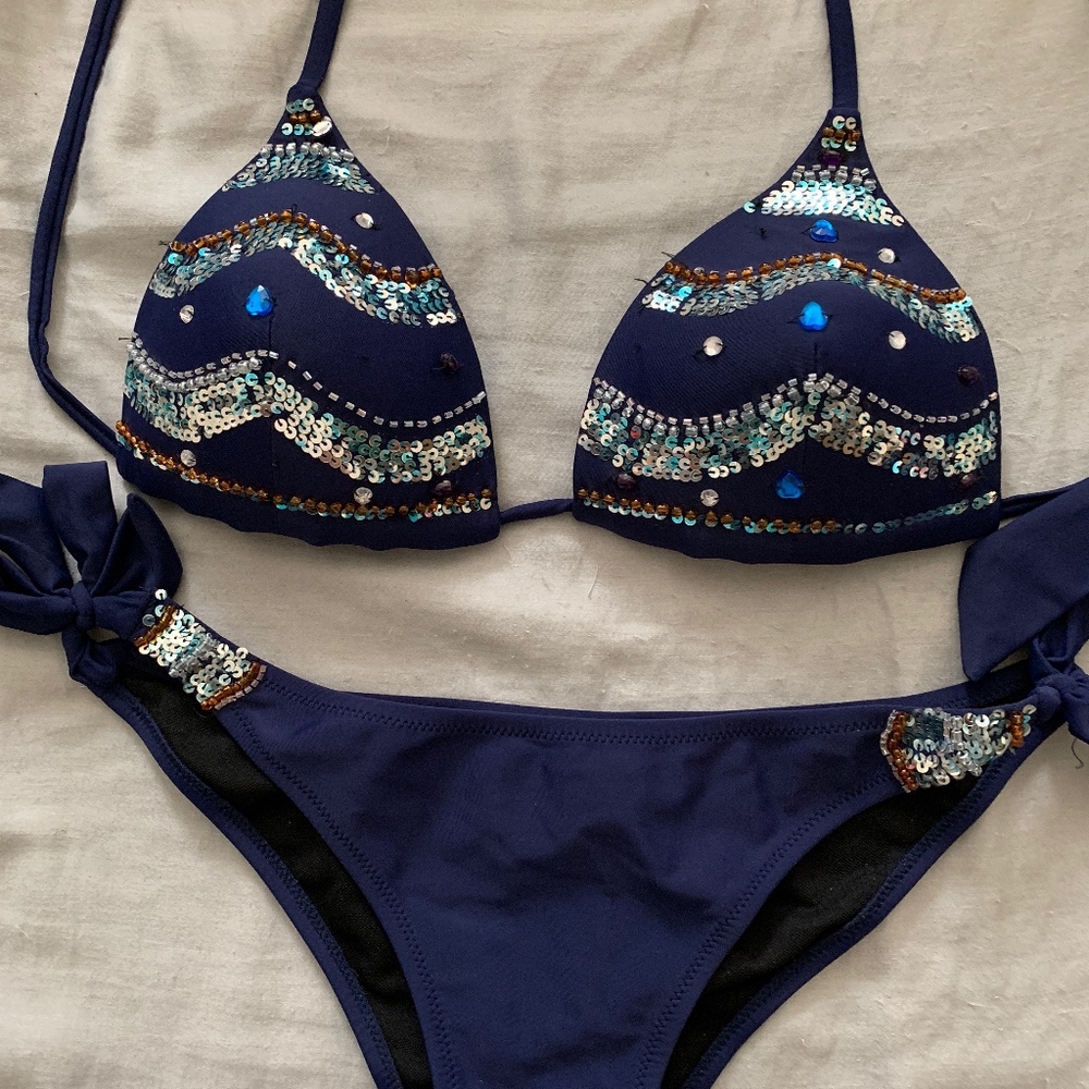 Bikini Set - Picture 2 of 5